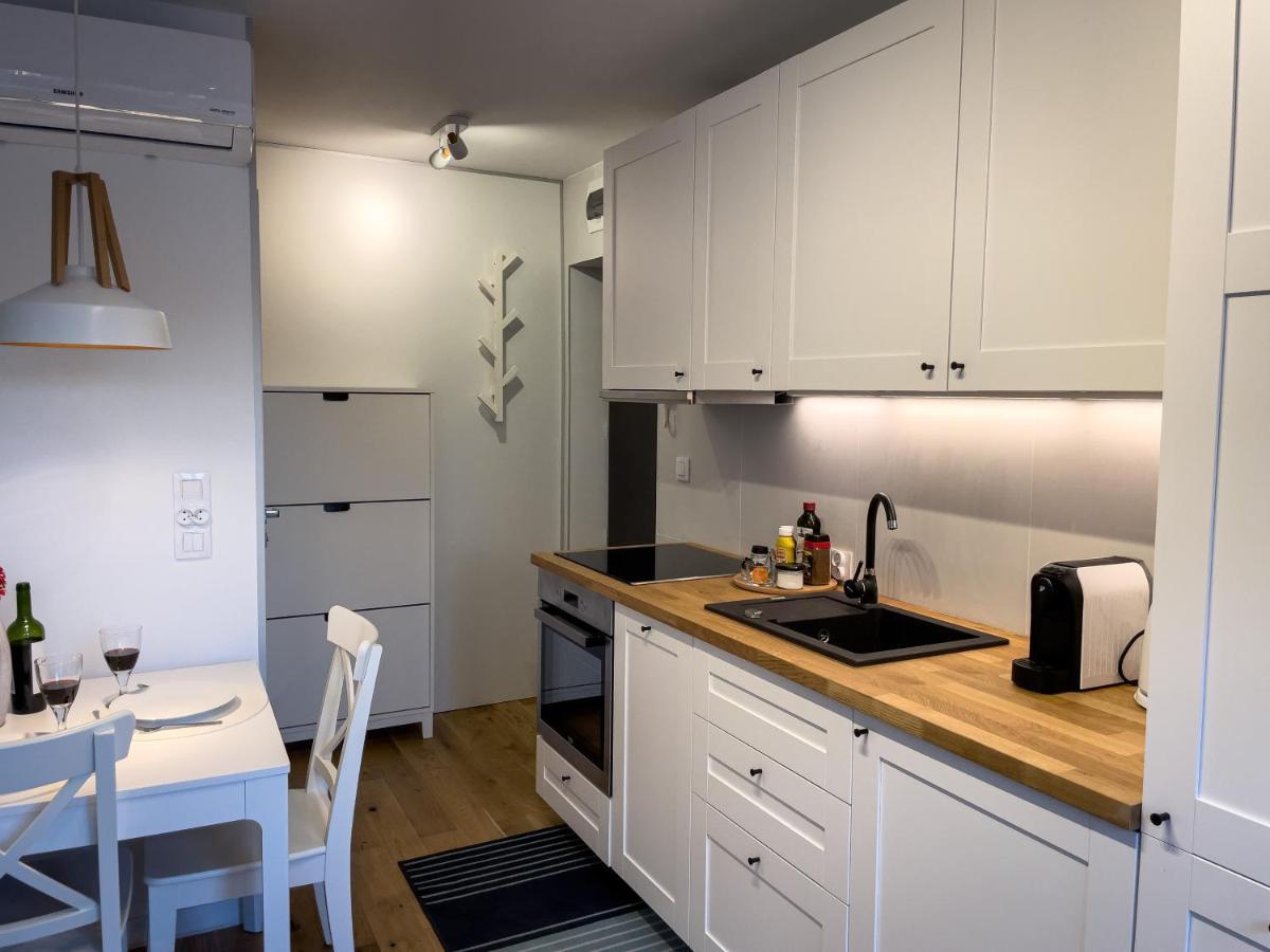 Urban Apartments Studio No 4A, Free Private Parking, Self Check-In Chorzow Exterior photo